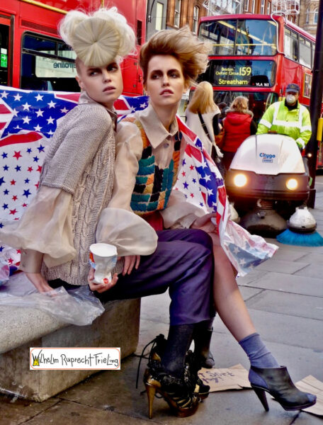 Bettelnde Models in London1
